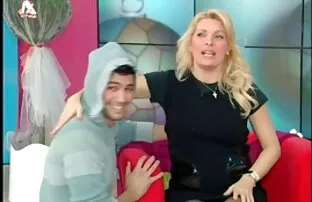 XXX a foder a vídeo pornô morena gostosa rata molhada da minha mulher até eu me vir em cima dela.