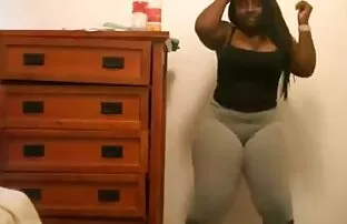 XXX O rabo quente é fodido por um tipo mais velho. os melhores vídeos pornô grátis