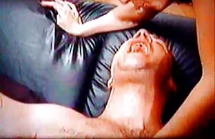 XXX A minha morena de cabelo curto e curvado apanhou uma pila melhor video de sexo enorme.
