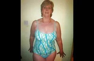 XXX Grande pila preta na vídeo pornô mulher metendo rata