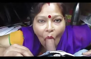XXX Modelo av japonês é fodido video sexo legendado na vagina.