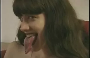 XXX Um casal quente vídeo pornô novinha brasileira a foder na cozinha.