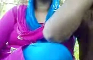 XXX Papá Lorenzo a receber um broche surpresa de Khali coolada vídeo pornô de negão
