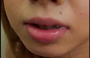 XXX Faz com que sombra videos porno lhe chupem as mamas e fodam