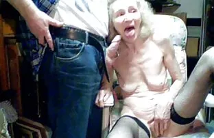 XXX O falso taxi mature milf pornor 2020 tem os seus grandes lábios esticados.