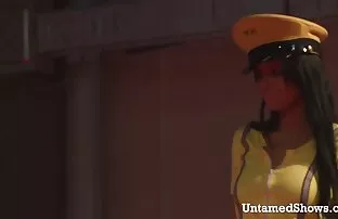 XXX A filme pornô pai e filha PAWG diverte-se com brinquedos na banheira.