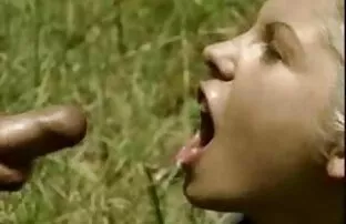 XXX Asian tranny Natty anal brinca com o vídeo pornô só com novinha dildo