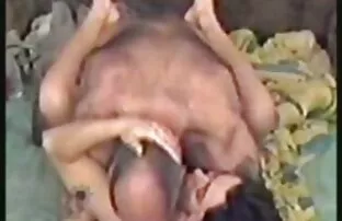 XXX O filme de pornô anal cinto FemaleAgent faz com que as mamas grandes saltem.