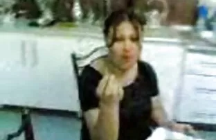 XXX fica vídeo pornô loira gostosa o professor a vir-se no Mato